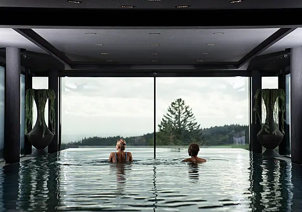 Aquadrale - Innen-Infinity-Pool