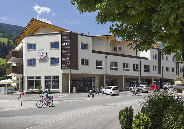 Alp_Tirol_Cafe_Harmonie_Haus_Sommer