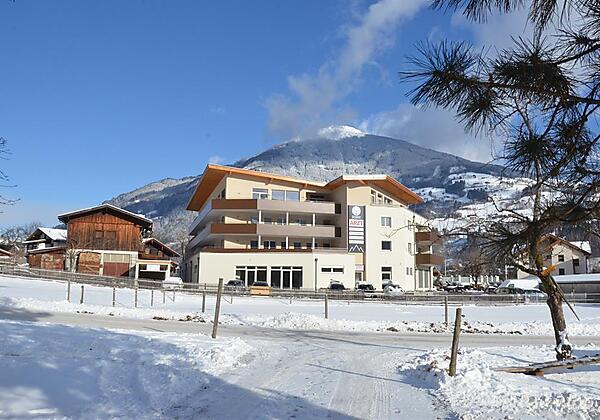 Winteransicht Aparthotel AlpTirol