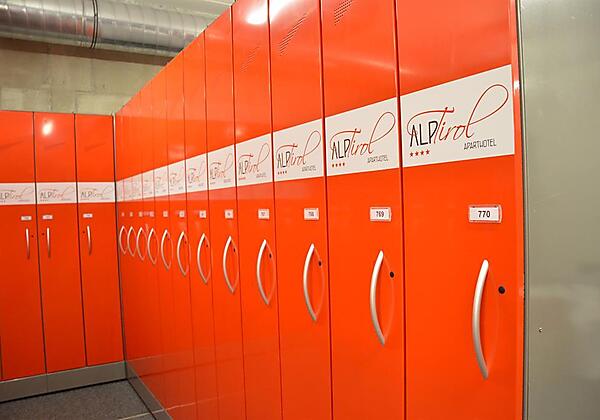 AlpTirol Skidepot an der Bergbahn "Hochzillertal"