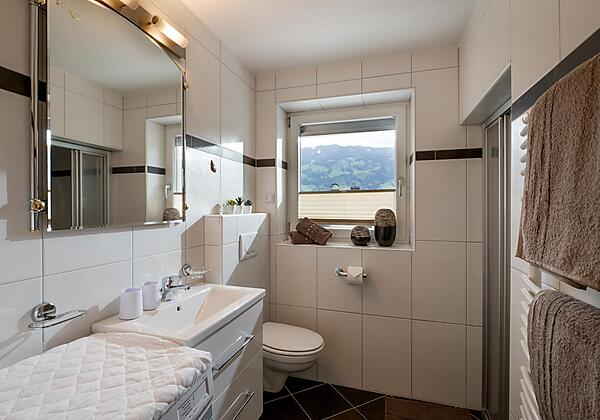 Apart_Anfang_Helfensteinstrasse_58_Hart_Badezimmer