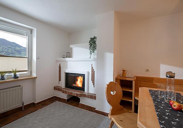 Apart_Anfang_Helfensteinstrasse_58_Hart_Kueche_Ofe