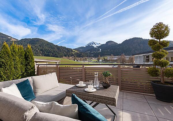 Söll_APARTdeluxe_Terrasse_Panorama_Suite
