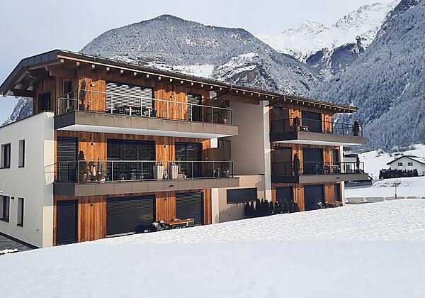 Haus Südansicht rechts Winter