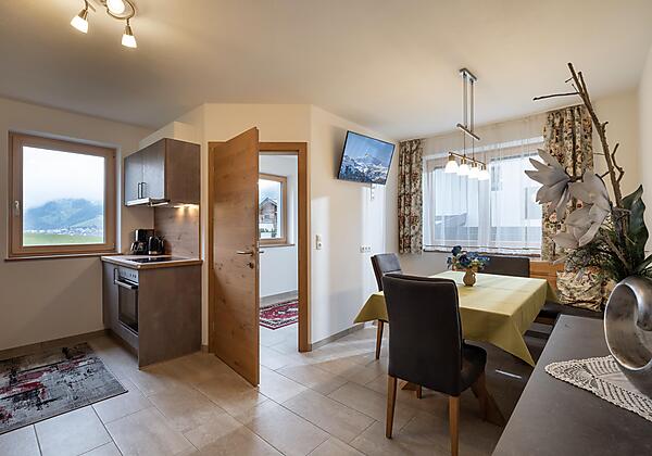 Apart_Fruehmann_Oberwilstrasse_10_Aschau_Wohnraum_