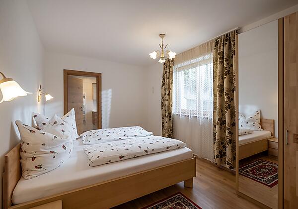 Apart_Fruehmann_Oberwilstrasse_10_Aschau_Schlafzim