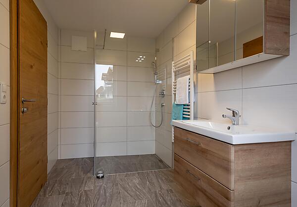Apart_Fruehmann_Oberwilstrasse_10_Aschau_Badezimme