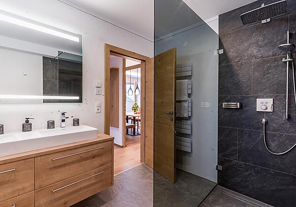 Apart_Painting_Moosweg_2_Ried_Badezimmer