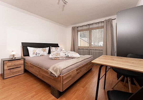 Schlafzimmer 2 mit Waschbecken