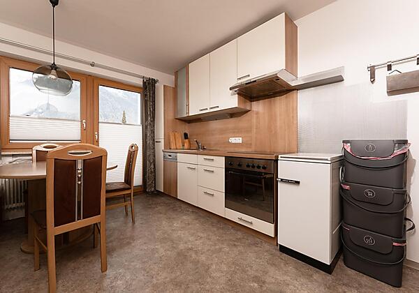 Küche mit Essbereich