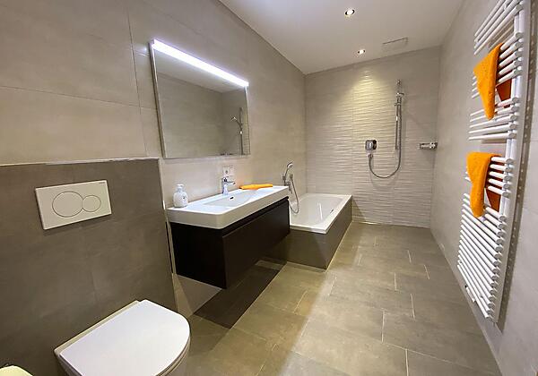 Zillertal-apart-stiegler-stumm-Appartement 1_Badez