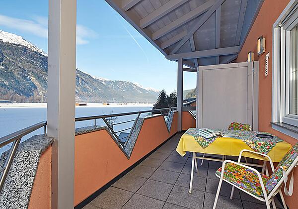 möblierter Balkon