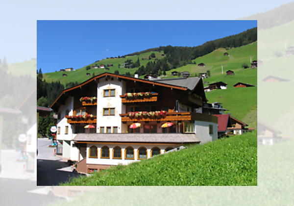 Außenansicht vom Apparthotel Dorfplatzl