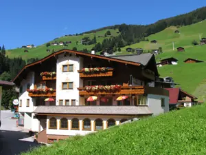 Außenansicht vom Apparthotel Dorfplatzl