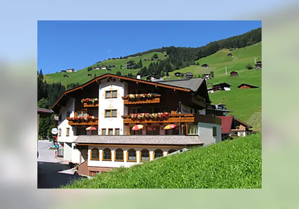 Außenansicht vom Apparthotel Dorfplatzl
