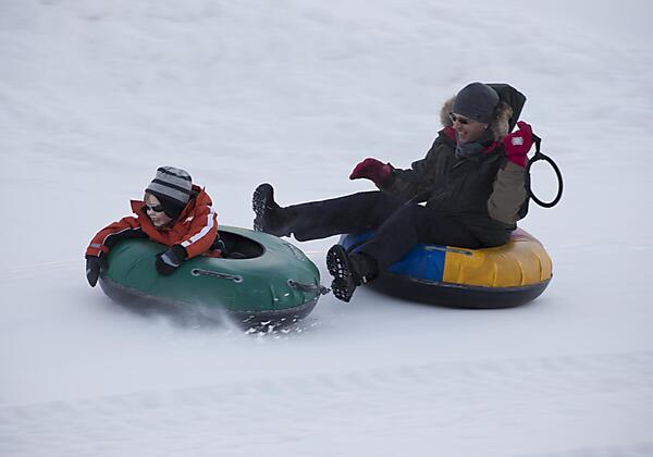 Snowtubing, Rodeln
