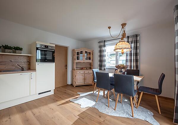Küche und Esszimmer - all in one mit Balkon