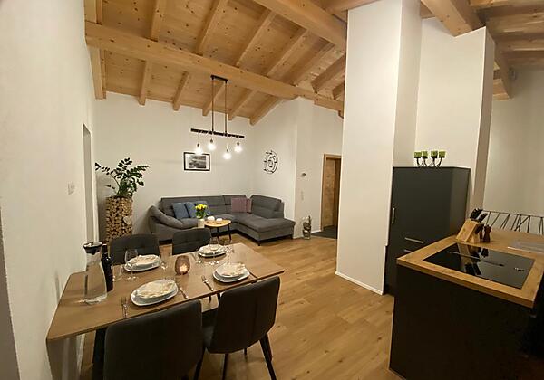 Wohn-und Essbereich OG