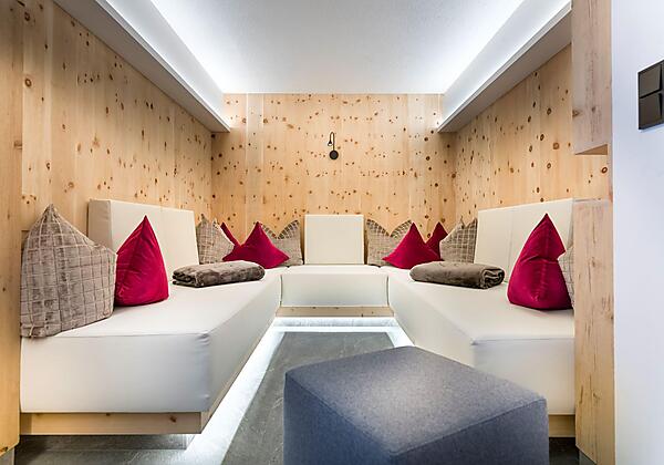 Zirbenecke im Wellnessbereich