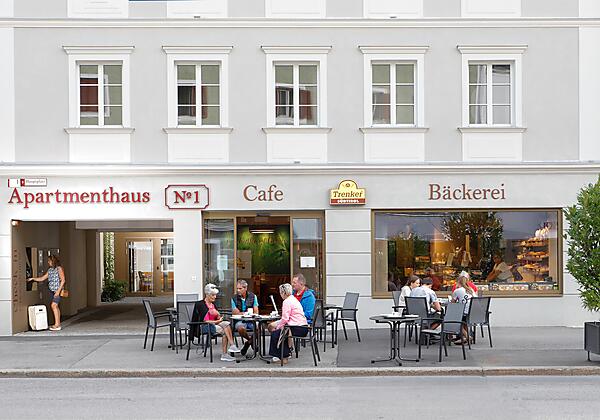 Fassade quer Check in_4_2