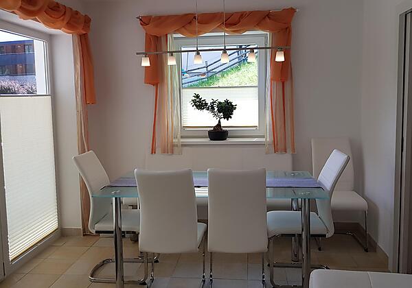 Wohn- und Essbereich