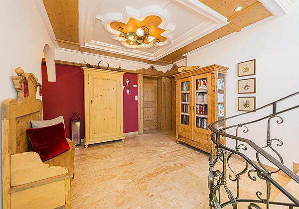 Bücher und Spiele für unsere Gäste