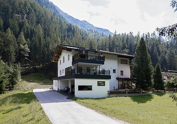 Sommer Haus Zufahrt