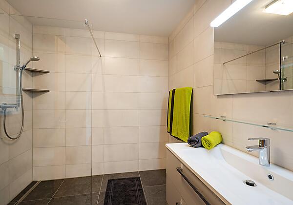 Appartement_Irmi_Unterhauning_58d_Soell_Badezimmer