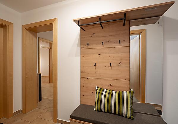 Appartement_Irmi_Unterhauning_58d_Soell_Garderobe-