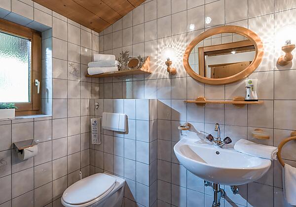 Badezimmer 2 Appartement Kaiserluft