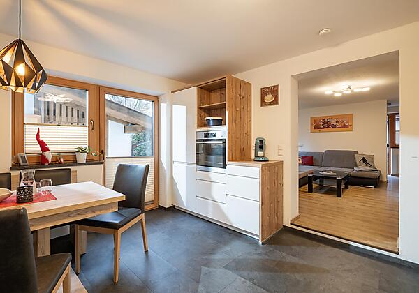 Appartement_Mayr_Auwald_38_Ellmau_Kueche_Wohnzimme