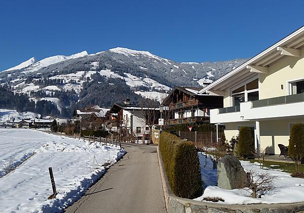 Haus Schatz im Winter