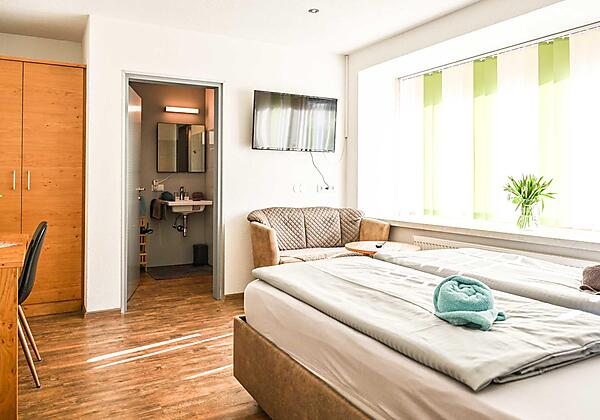 ZI_Schwarzer_Adler-4