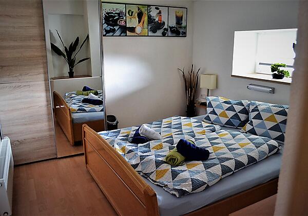 Schlafzimmer 2