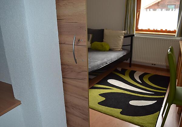 Raum im Schlafzimmer 2 mit Schiebetür getrennt