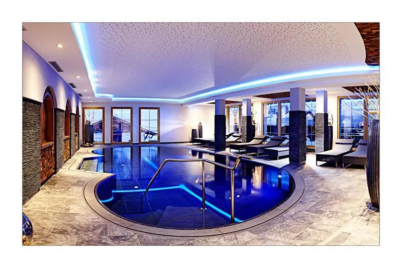 Hallenbad Hotel Post 2