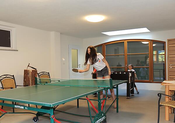 Tischtennis Indoor in unserem Keller