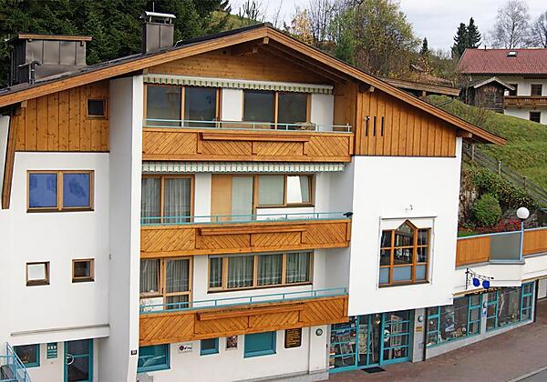 Haus 2 - Außenansicht Sommer