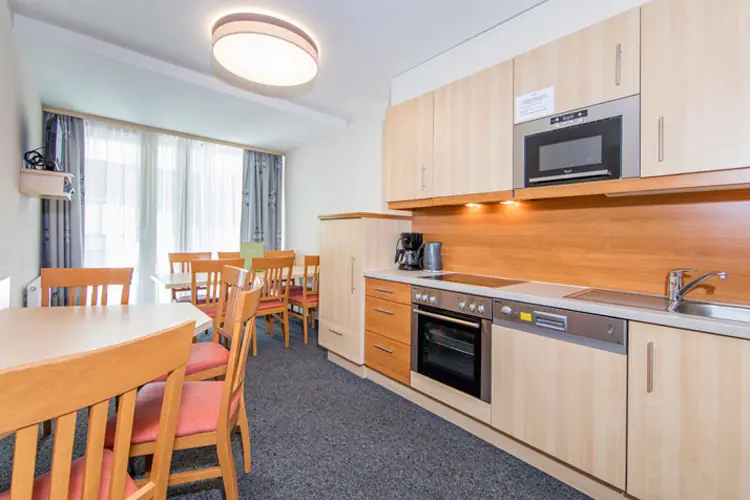 Küchenzeile in einem Appartement des Appartementhauses Sieglinde in Sölden