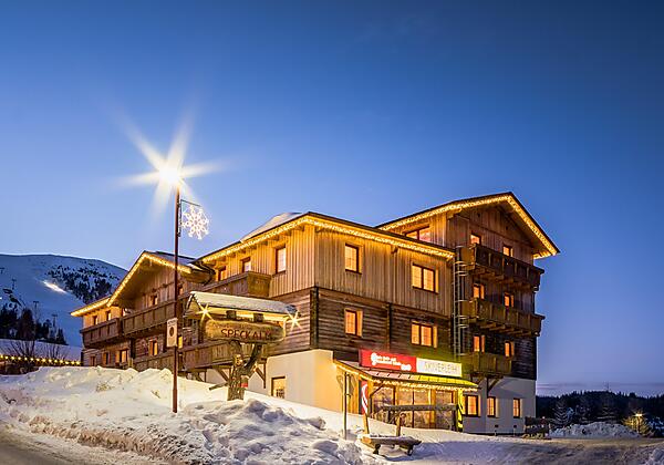 Aussenansicht Winter Nacht