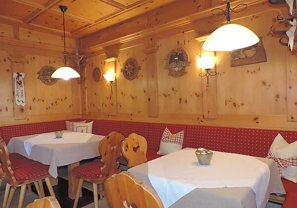 Zirmstube_Eingang_04