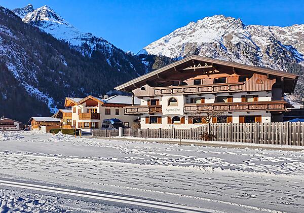 Außenansicht mit Loipe