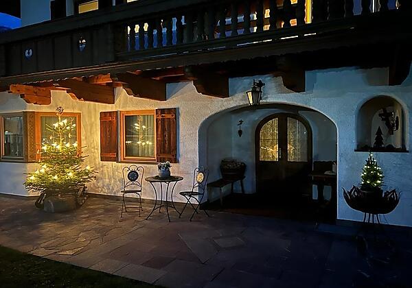 Appartements Pfister_Fuegen_Eingangsbereich_Weihna