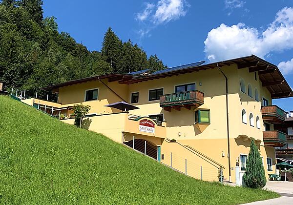 F7F83B19-650A-4609-9219-5B54BC483089