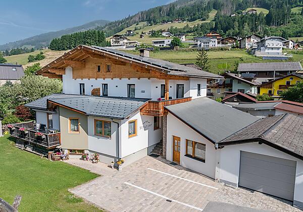 Strutzer_202506_aussen_LQ-12