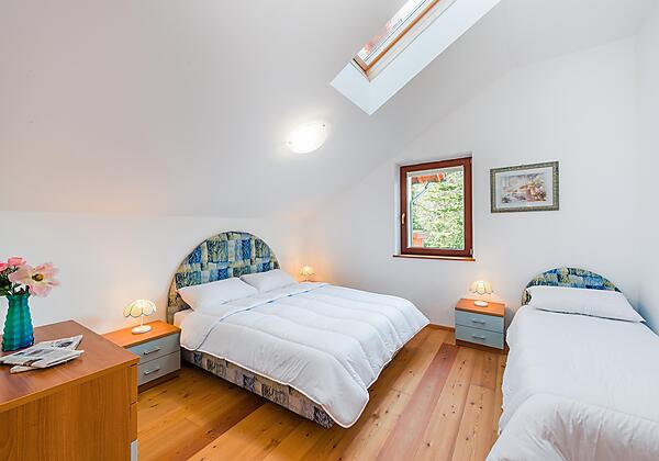 Typ C Schlafzimmer mit Doppelbett & Einzelbett