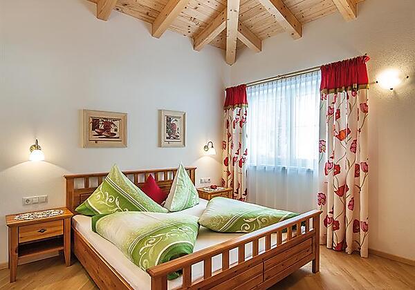 Schlafzimmer 1