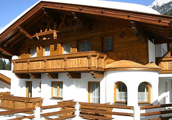 Appartements Michaela Hausansicht Winter