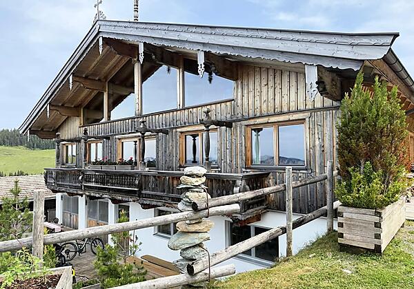 7d2f574d-5f9a-45d3-a2b6-63f81c950c11