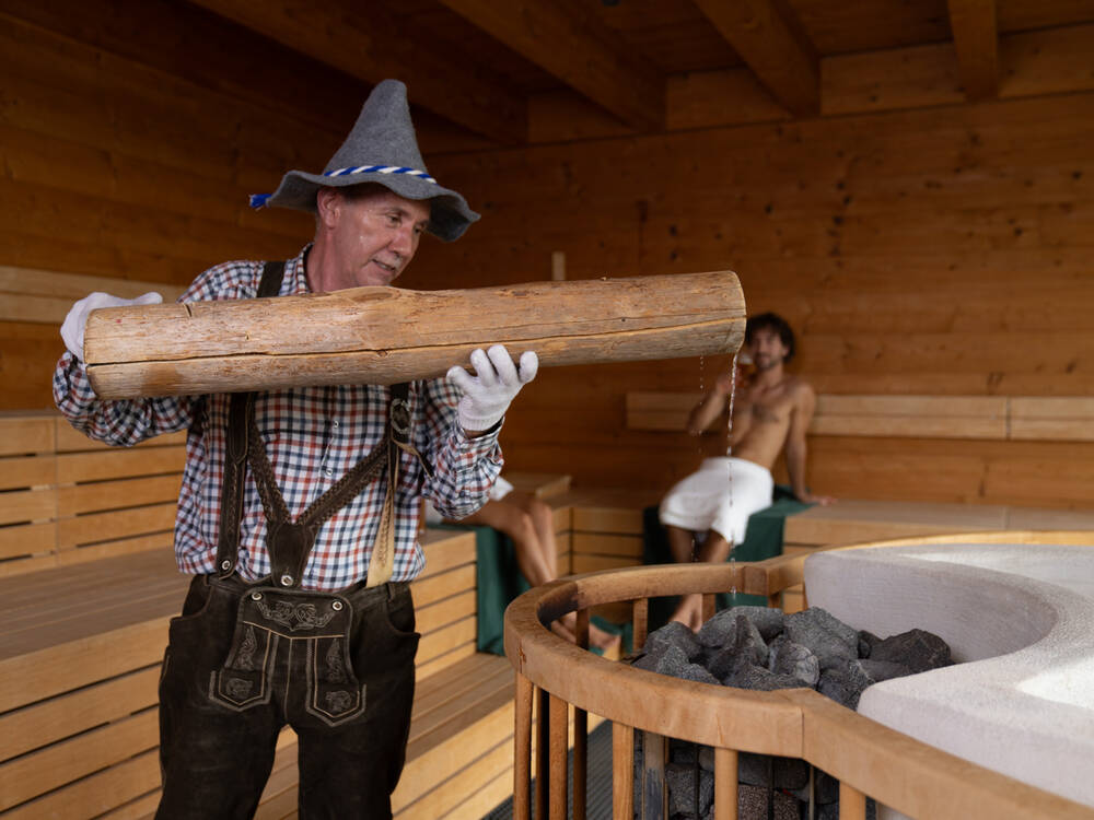 Wellness-WaldSpa-Holzfällerhütte_49_jpg.jpg